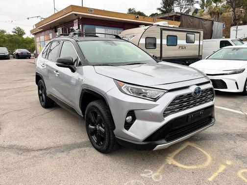 2020 Toyota RAV4 Hybrid SE