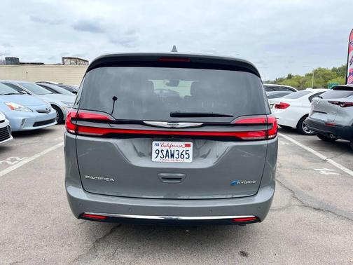2022 Chrysler Pacifica Hybrid Touring L