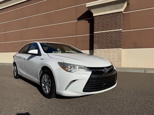 2017 Toyota Camry Hybrid SE