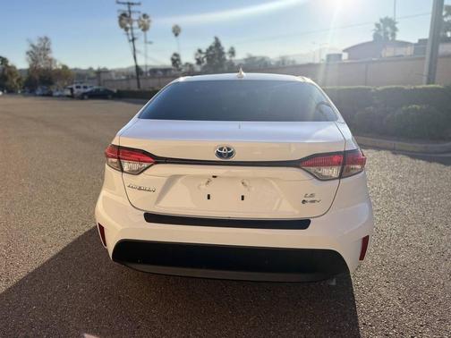 2025 Toyota Corolla Hybrid SE