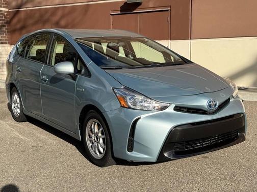 2015 Toyota Prius v Two
