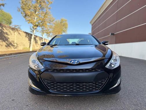 2013 Hyundai SONATA Hybrid Limited
