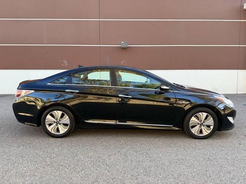 2013 Hyundai SONATA Hybrid Limited