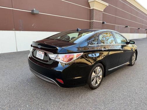 2013 Hyundai SONATA Hybrid Limited