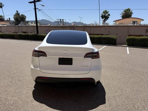 Pearl White Multi-Coat 2021 Tesla Model Y Long Range Dual Motor All-Wheel Drive