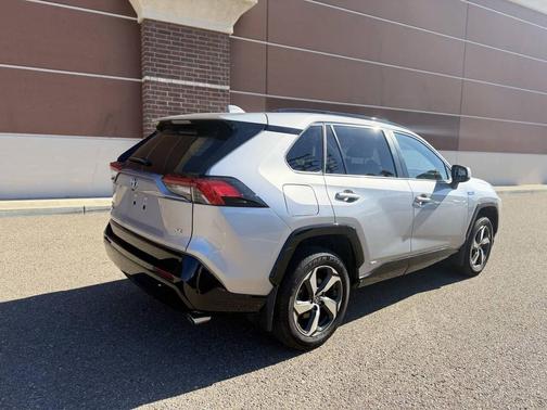 2024 Toyota RAV4 Prime SE