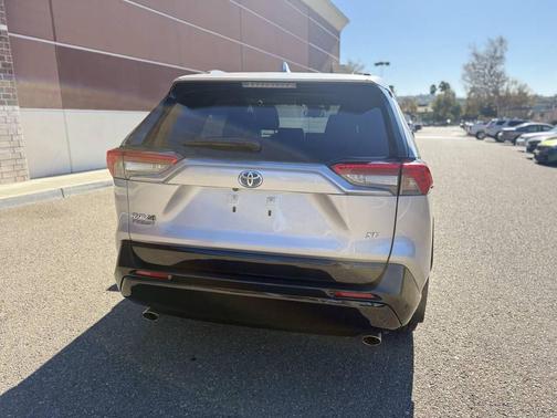 2024 Toyota RAV4 Prime SE