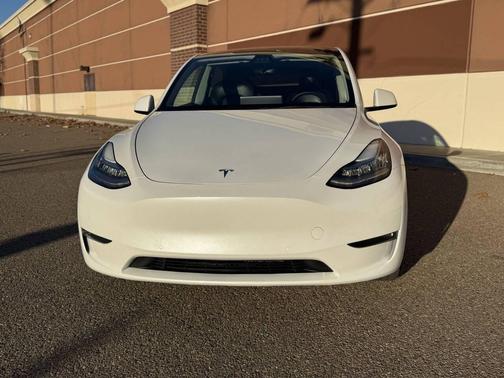 2021 Tesla Model Y Long Range Dual Motor All-Wheel Drive