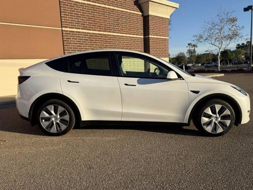 2021 Tesla Model Y Long Range Dual Motor All-Wheel Drive