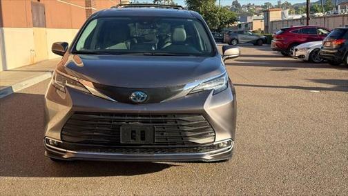 2021 Toyota Sienna XLE 7 Passenger