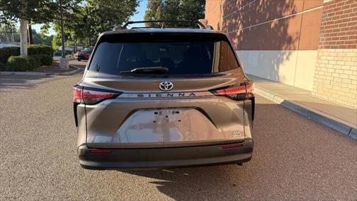 2021 Toyota Sienna XLE 7 Passenger