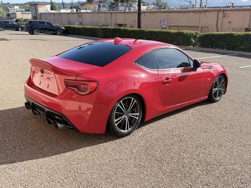 Red 2017 Toyota 86 SE