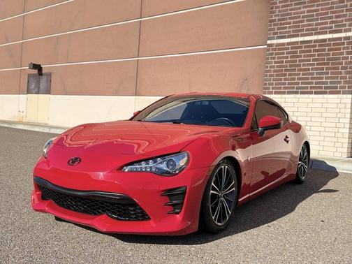 Red 2017 Toyota 86 SE