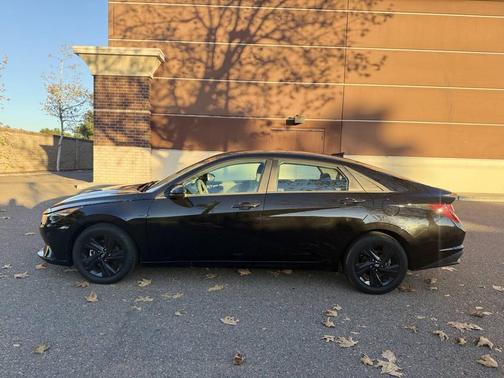 2021 Hyundai ELANTRA SEL