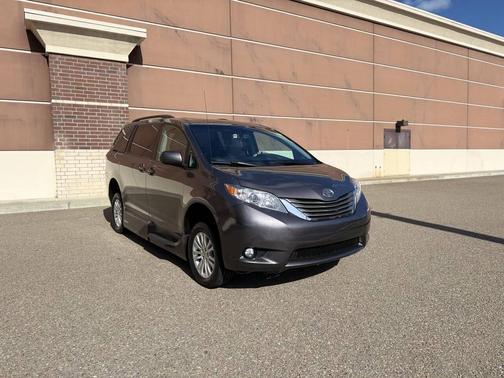 Gray 2013 Toyota Sienna XLE