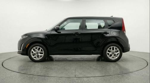 Fusion Black 2025 Kia Soul LX