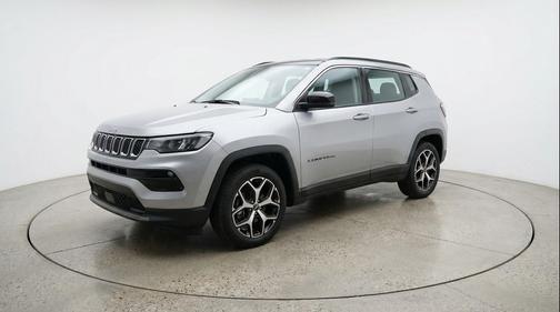Silver Zynith Metallic Clearcoat 2025 Jeep Compass Limited