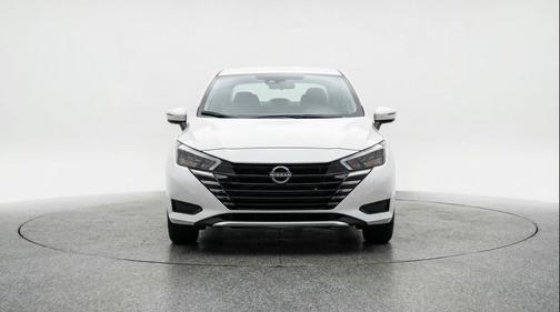 Aspen White Tricoat 2025 Nissan Versa 1.6 SV