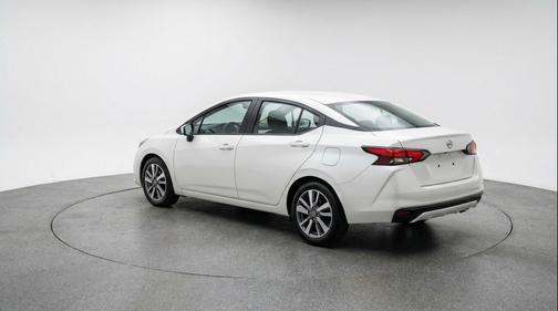 Aspen White Tricoat 2025 Nissan Versa 1.6 SV