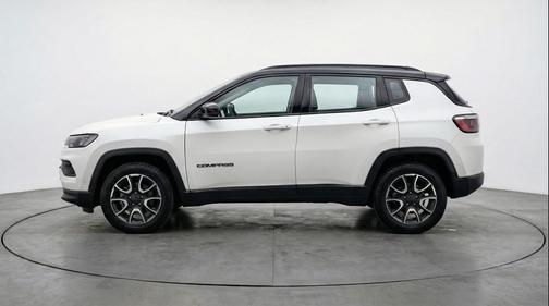 Bright White Clearcoat 2025 Jeep Compass Trailhawk