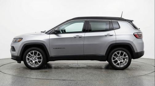 Silver Zynith Metallic Clearcoat 2025 Jeep Compass Limited