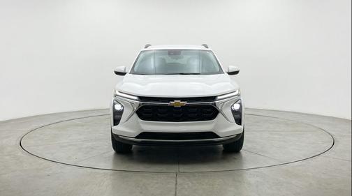 Summit White 2025 Chevrolet Trax LT