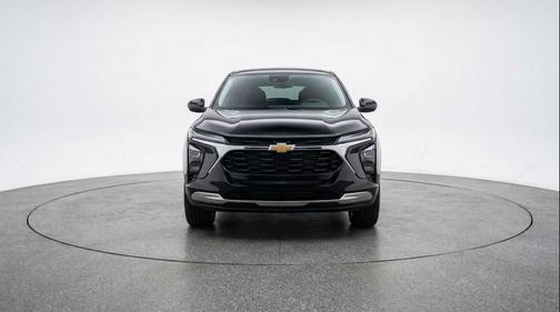 Mosaic Black Metallic 2025 Chevrolet Trax LT