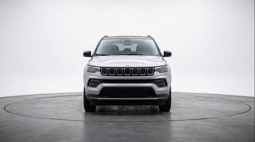 Silver Zynith Metallic Clearcoat 2025 Jeep Compass Limited