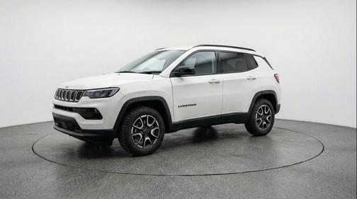 Bright White Clearcoat 2025 Jeep Compass Trailhawk