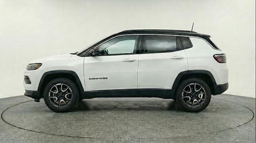 Bright White Clearcoat 2025 Jeep Compass Trailhawk
