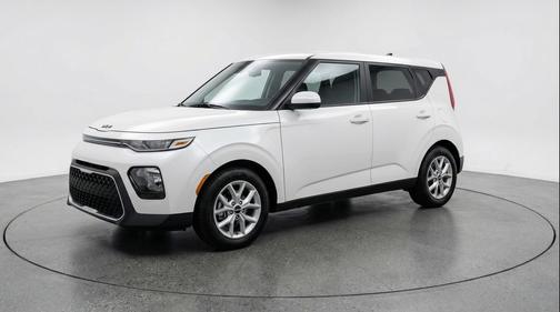 Snow White Pearl 2025 Kia Soul LX