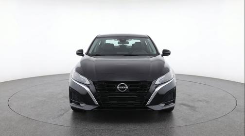Super Black 2025 Nissan Altima SV FWD