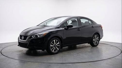 Super Black 2025 Nissan Versa 1.6 SV