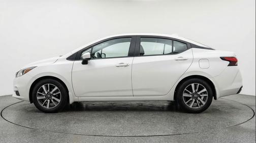 Aspen White Tricoat 2025 Nissan Versa 1.6 SV