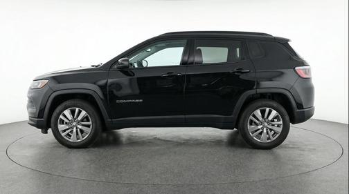 Silver Zynith Metallic Clearcoat 2025 Jeep Compass Trailhawk