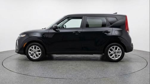 Fusion Black 2025 Kia Soul LX