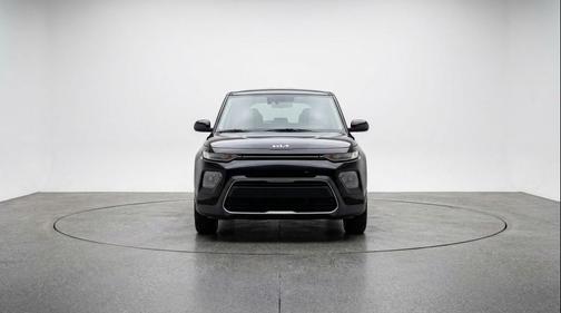 Fusion Black 2025 Kia Soul LX