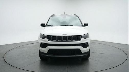 Bright White Clearcoat 2025 Jeep Compass Limited