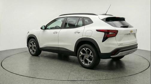 Summit White 2025 Chevrolet Trax LT