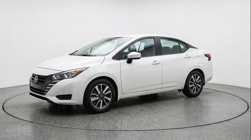 Aspen White Tricoat 2025 Nissan Versa 1.6 SV