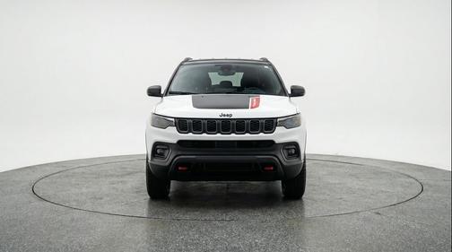 Bright White Clearcoat 2025 Jeep Compass Trailhawk