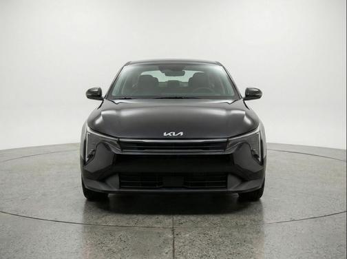 Aurora Black Pearl 2025 Kia K4 LXS