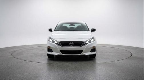 Glacier White 2025 Nissan Altima SV FWD