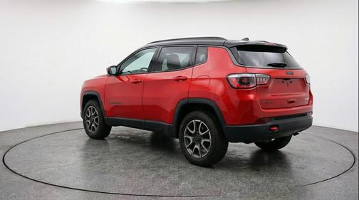Red Hot Pearlcoat 2025 Jeep Compass Trailhawk