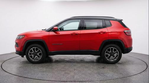 Red Hot Pearlcoat 2025 Jeep Compass Trailhawk