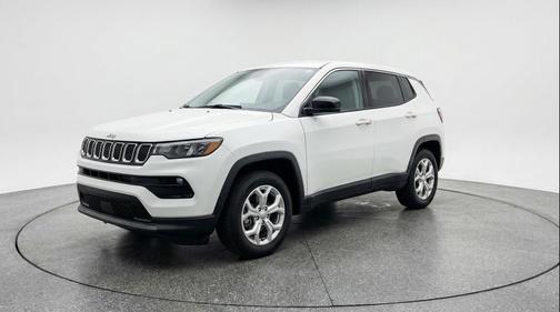 Bright White Clearcoat 2025 Jeep Compass Latitude