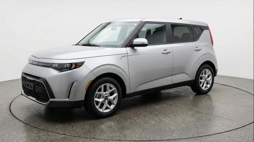 Gravity Gray 2025 Kia Soul LX