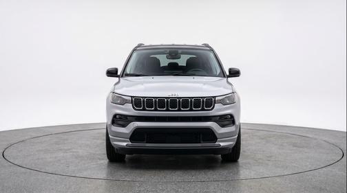 Silver Zynith Metallic Clearcoat 2025 Jeep Compass Limited