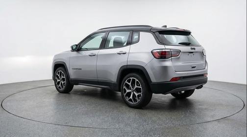 Silver Zynith Metallic Clearcoat 2025 Jeep Compass Limited
