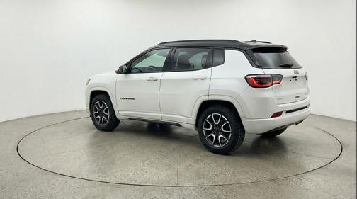 Bright White Clearcoat 2025 Jeep Compass Trailhawk